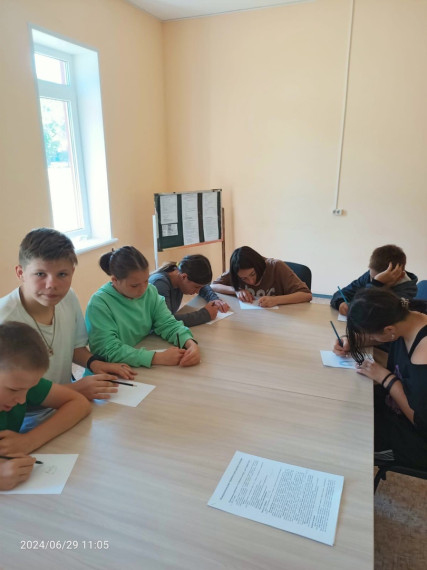 В ДОЛ «Радуга» ребята приняли участие в тренинге "Ступеньки успеха".