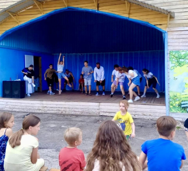 "Танцевальный баттл".